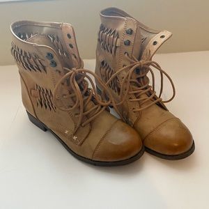 Tannish brown Boots